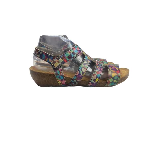 Cloud Footwear Multicolored Sandals US 9/40 Strappy Chic Hook & Loop Comfort - Picture 3 of 9